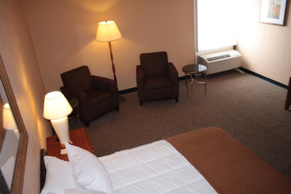 Sunlac Inn Lakota Esterno foto
